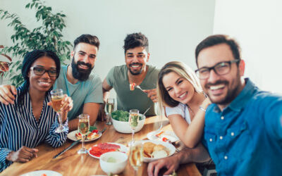 How to Host a Memorable Get Together in a Small Apartment: Tips and Tricks